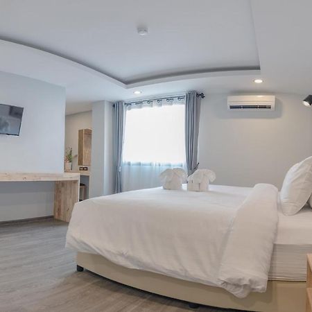 Peppy Hotel-Pepperyhills Hotel Chiang Mai Bagian luar foto
